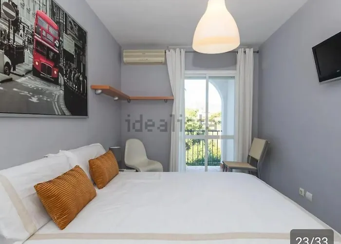 Hébergement de vacances 3-min Walk To , Pool , , 3br