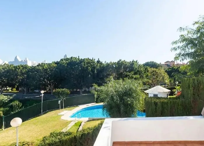 Hébergement de vacances 3-min Walk To , Pool , , 3br